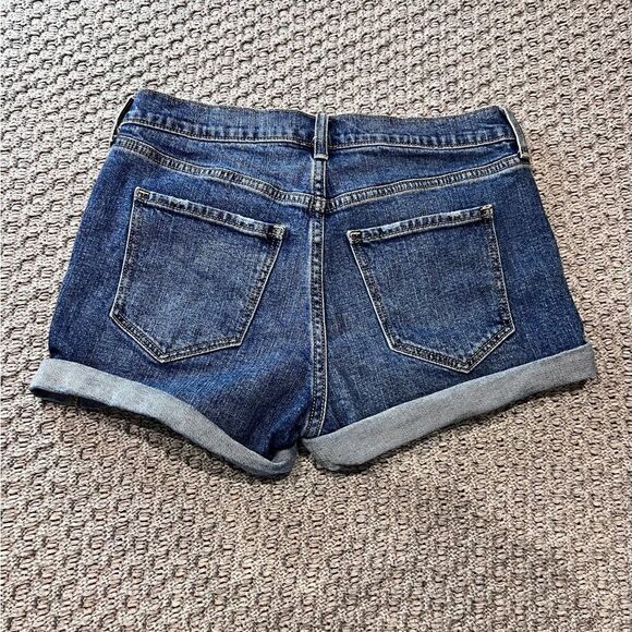 Old Navy boyfriend, mid rise, jean shorts, size 2 - Picture 5 of 11